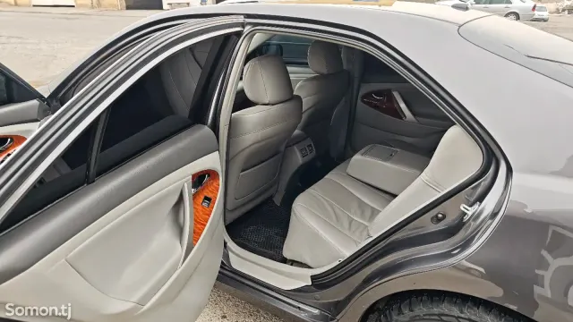 Toyota Camry 2010 · 2.5 AT