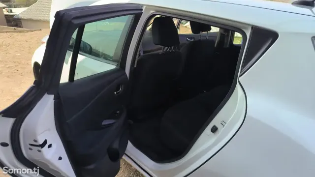 Nissan Leaf 2017 · AT