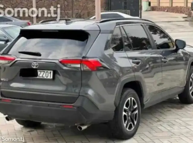 Toyota RAV 4 2020 · 2.4 AT