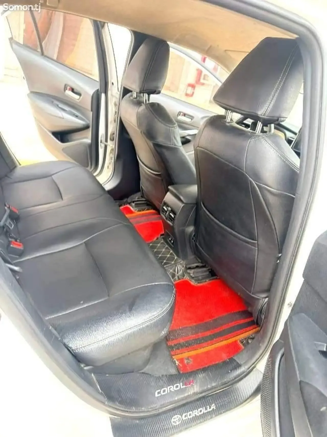Toyota Camry 2021 · 1.8 AT