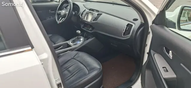 Kia Sportage 2015 · 2.0 AT