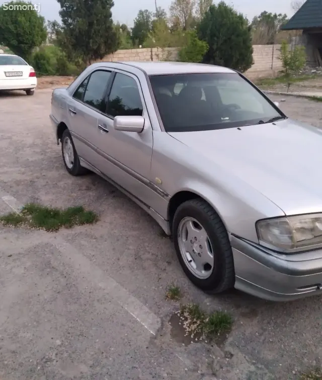 Mercedes-Benz C class 1995 · 1.8 MT
