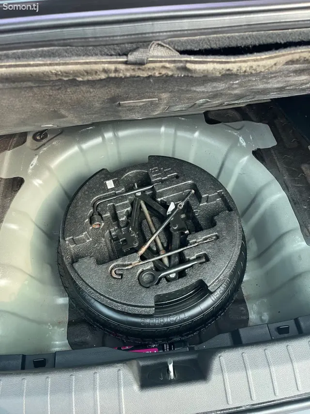 Hyundai Grandeur 2011 · 3.0 AT