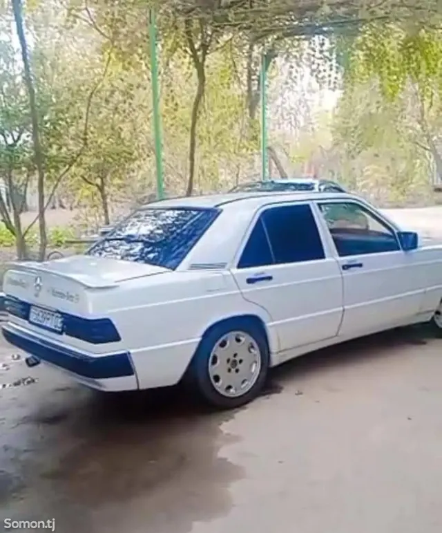 Mercedes-Benz W201 1992 · 1.8 MT