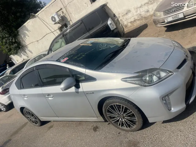 Toyota Prius 2014 · 1.8 AT