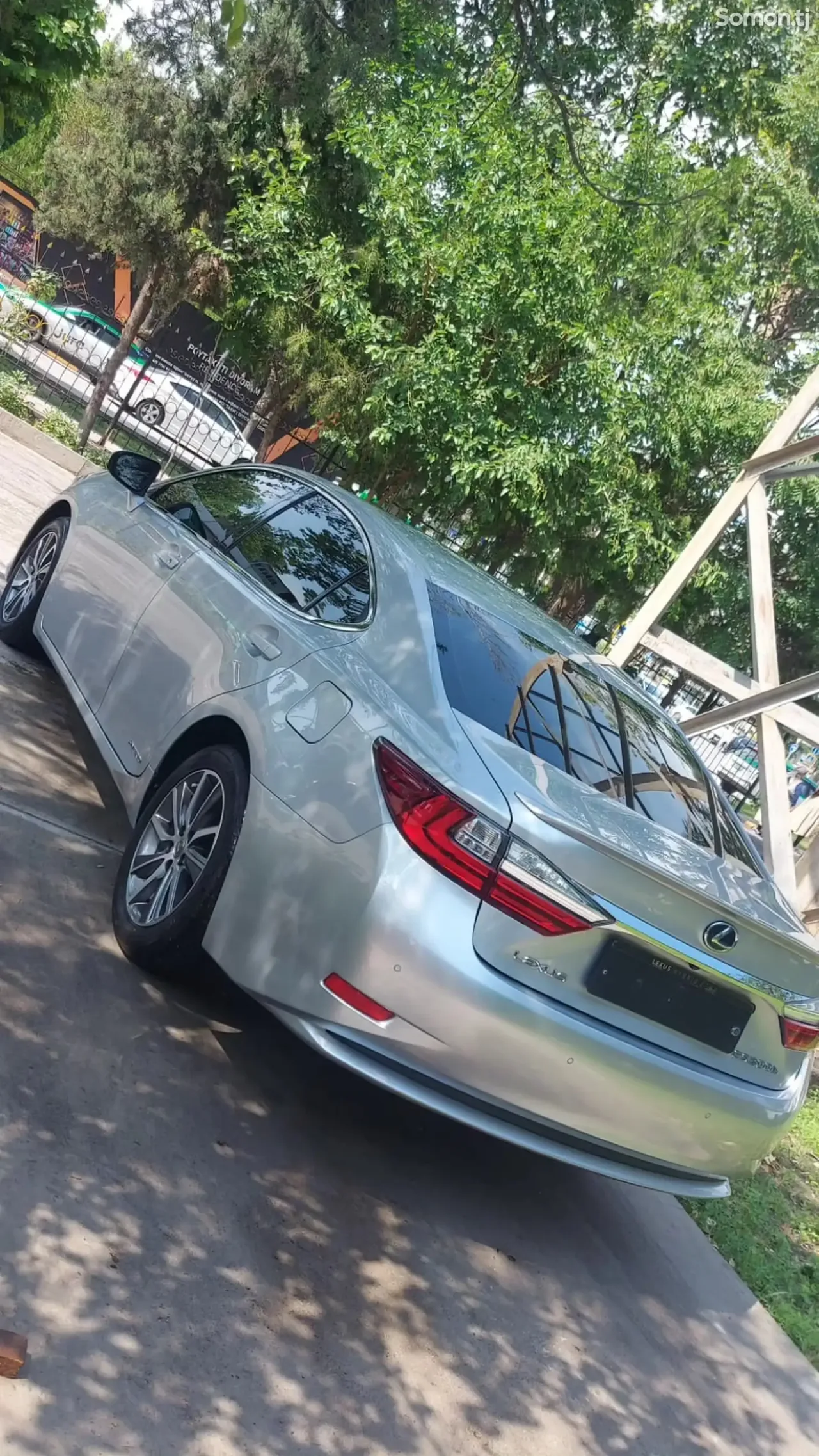 Lexus ES series 2016 · 2.5 AT