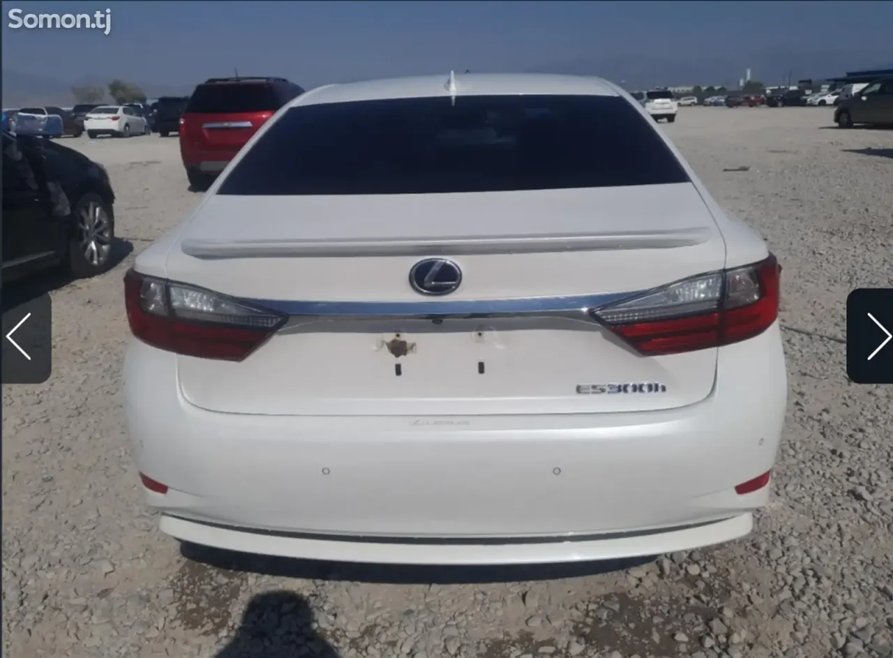 Lexus ES series 2016 · 2.5 AT