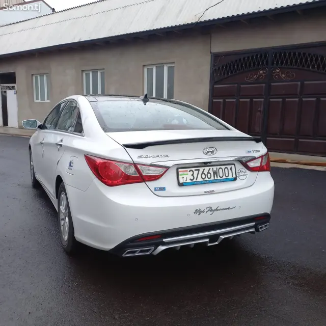 Hyundai Sonata 2010 · 2.0 AT