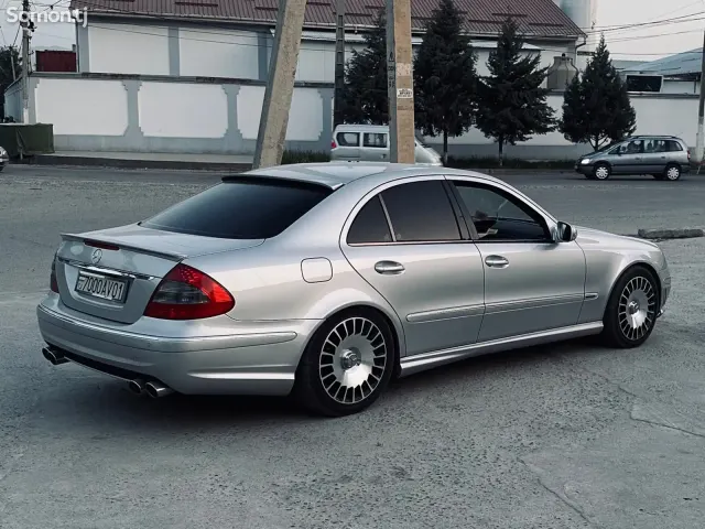 Mercedes-Benz E class 2002 · 3.2 AT