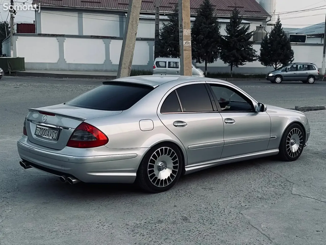 Mercedes-Benz E class 2002 · 3.2 AT