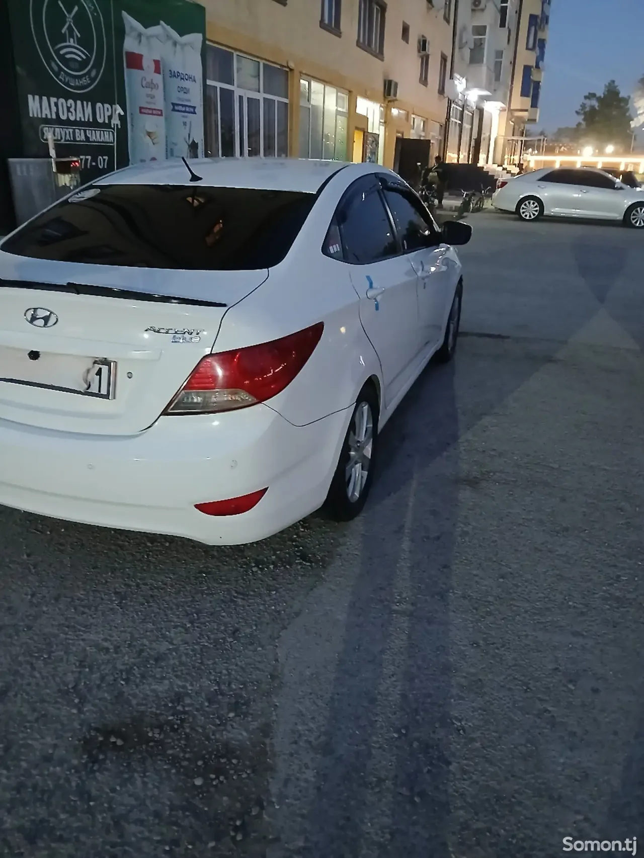 Hyundai Accent 2013 · 1.6 AT