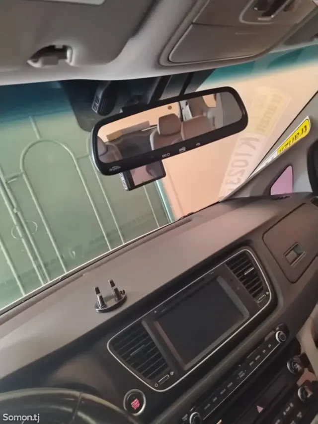 Kia Carnival 2015 · 2.2 AT