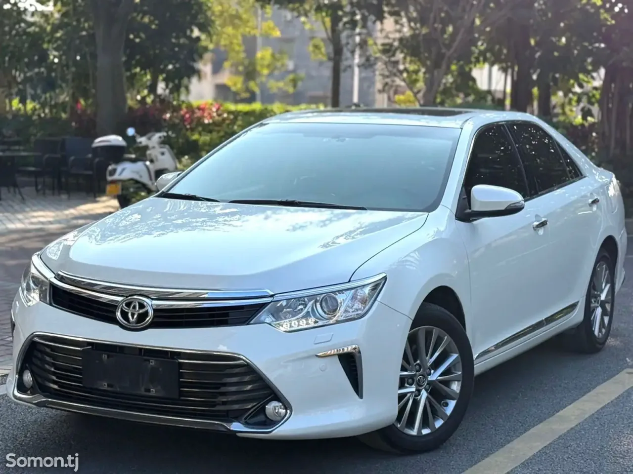 Toyota Camry 2016 · 2.5 AT