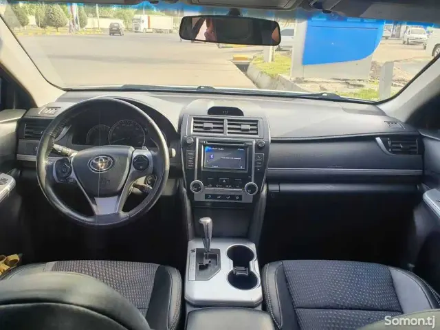 Toyota Camry 2013 · 2.5 AT