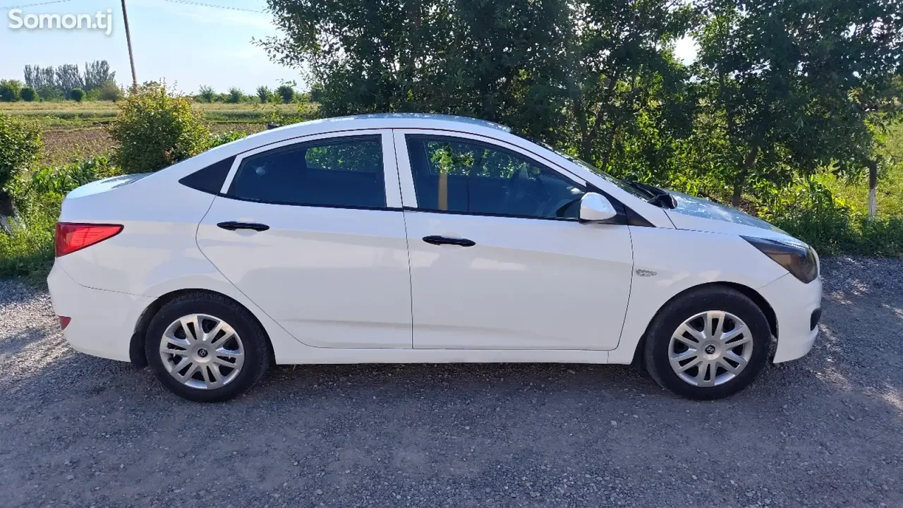 Hyundai Solaris 2016 · 1.4 MT