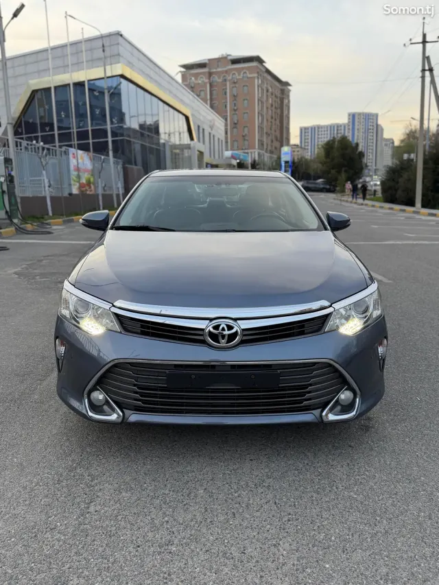 Toyota Camry 2015 · 2.0 AT