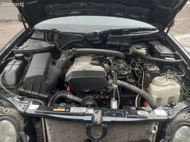 Mercedes-Benz E class 1997 · 2.0 MT
