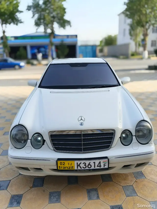 Mercedes-Benz E class 2001 · 3.2 AT