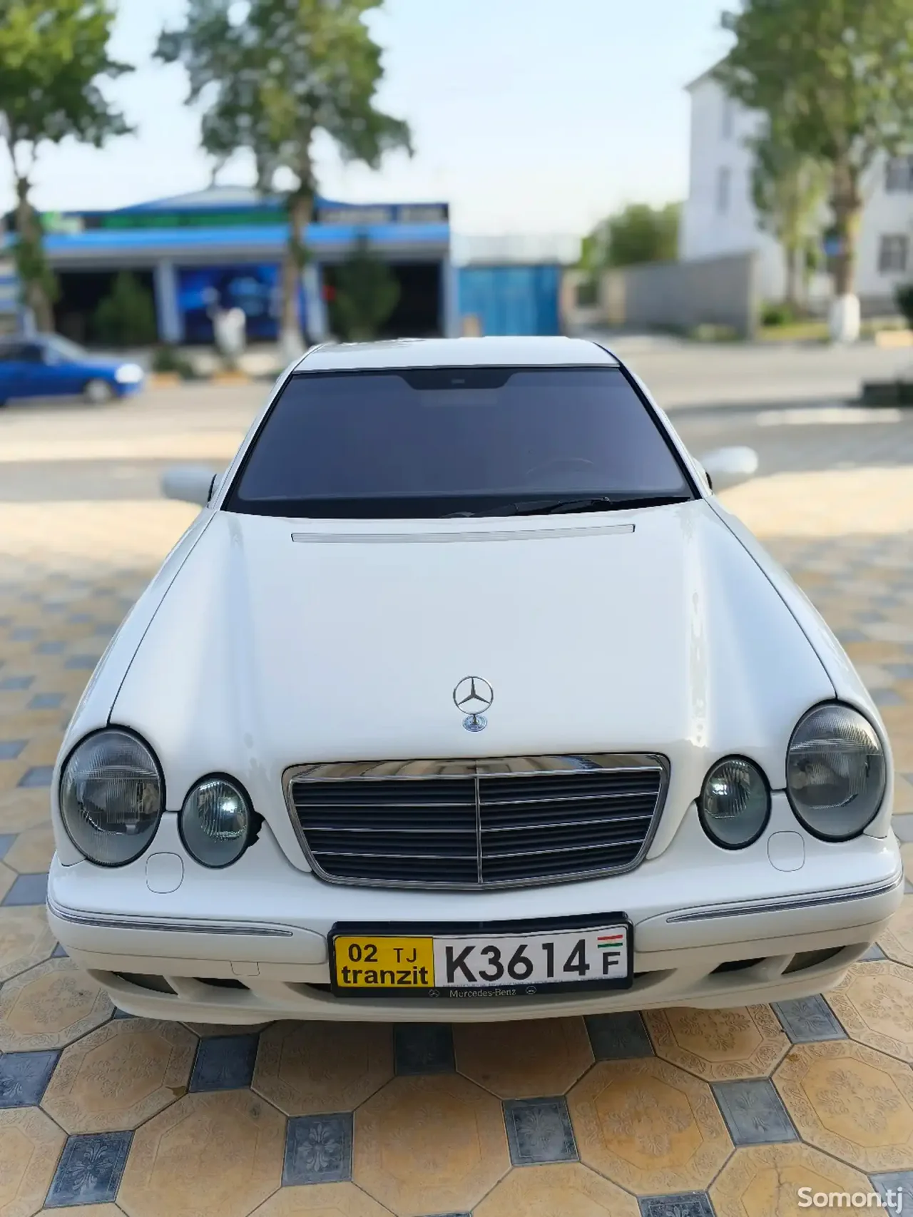 Mercedes-Benz E class 2001 · 3.2 AT