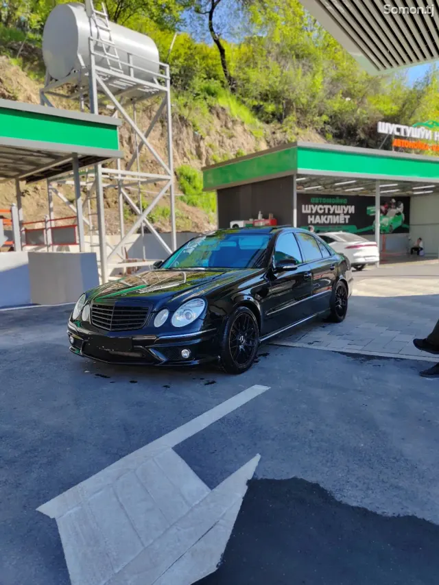 Mercedes-Benz E class 2009 · 5.5 AT