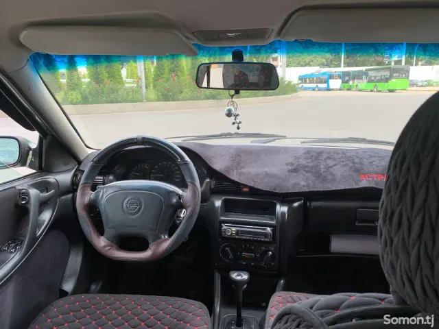 Opel Astra F 1998 · 1.6 AT