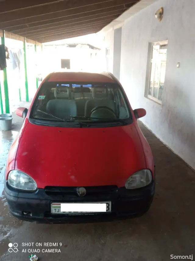 Opel Corsa 1997 · 1.4 MT