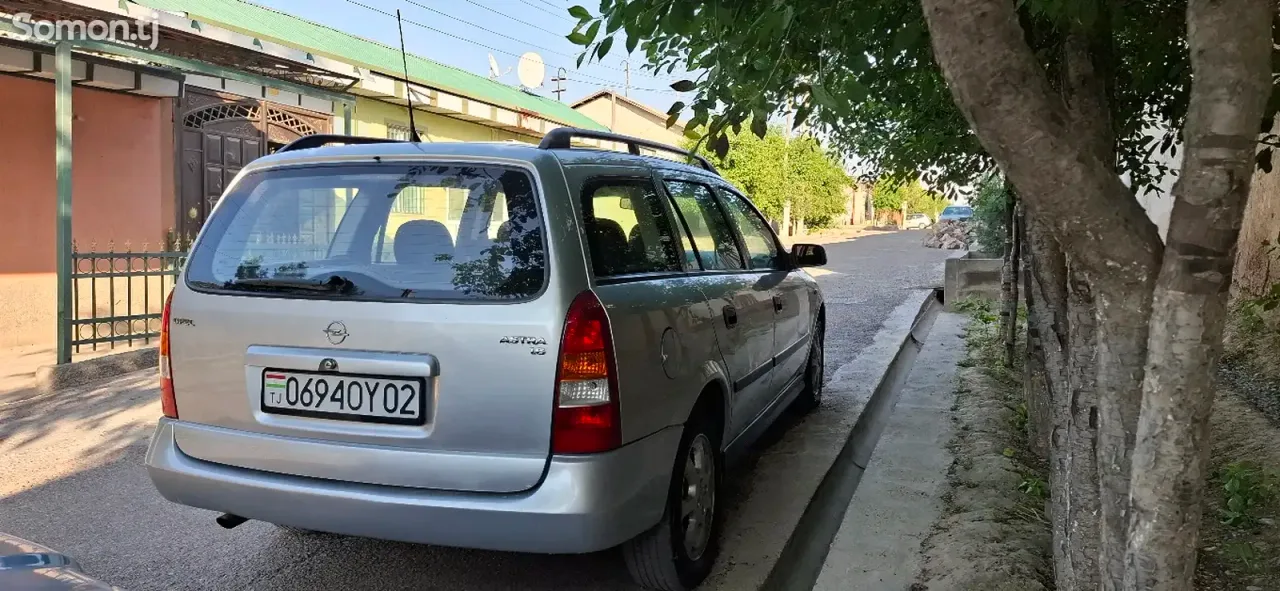 Opel Astra G 1999 · 1.6 MT