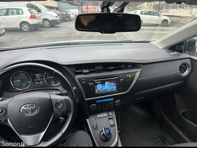 Toyota Auris 2014 · 1.8 AT