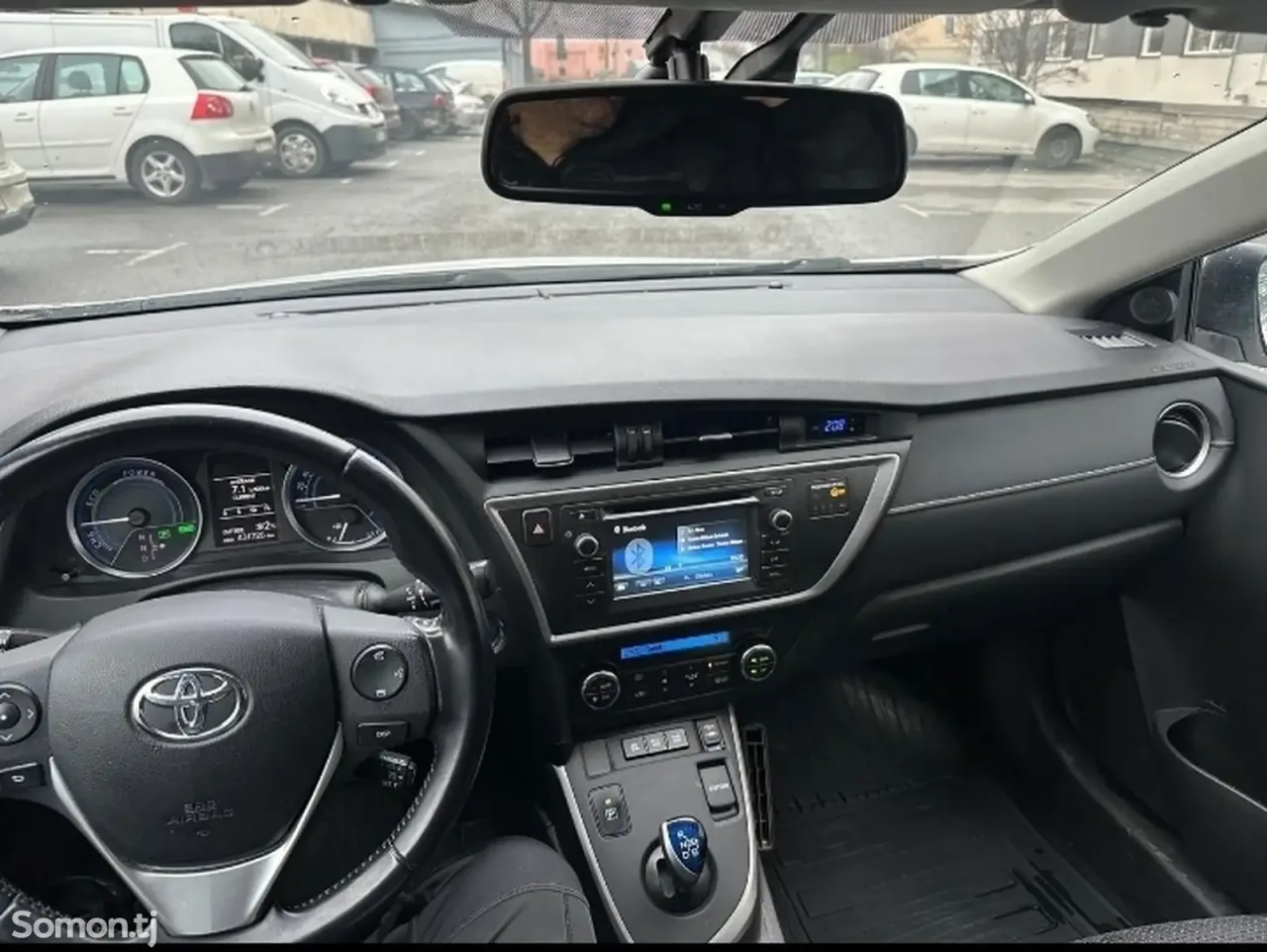 Toyota Auris 2014 · 1.8 AT