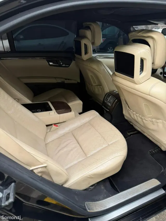Mercedes-Benz S class 2011 · 3.5 AT