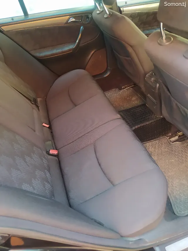 Mercedes-Benz C class 2000 · 2.3 MT