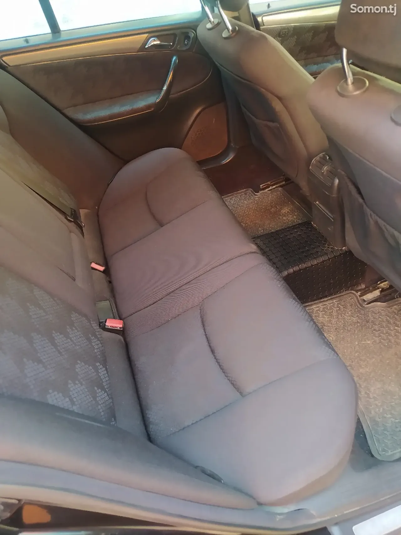 Mercedes-Benz C class 2000 · 2.3 MT