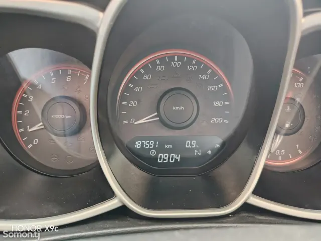 Lada (ВАЗ) Vesta 2017 · 1.6 AT