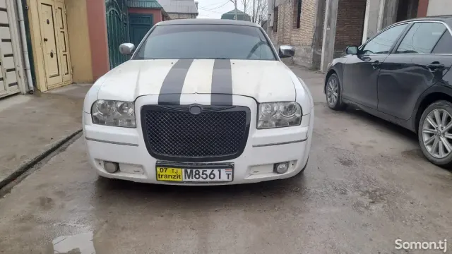 Chrysler 300C 2005 · AT