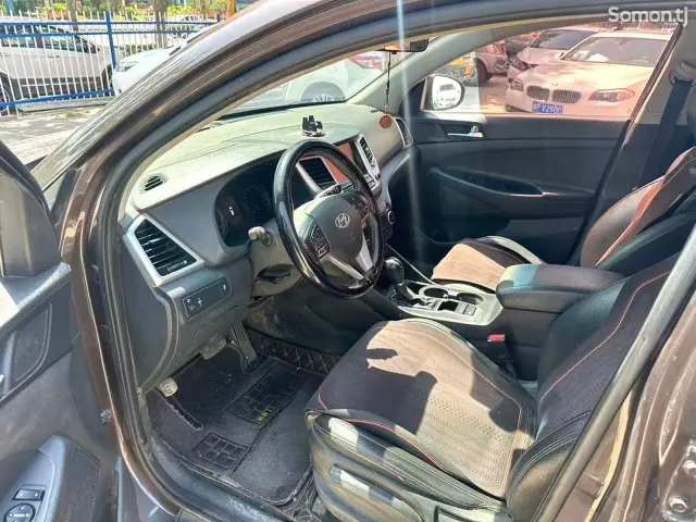 Hyundai Tucson 2017 · 1.6 AT