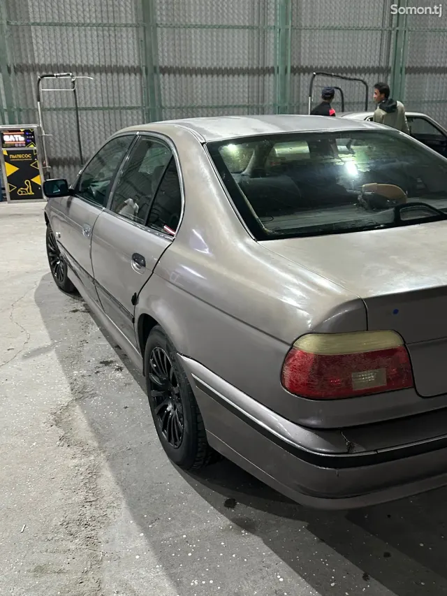 BMW 5 series 1999 · 2.0 MT