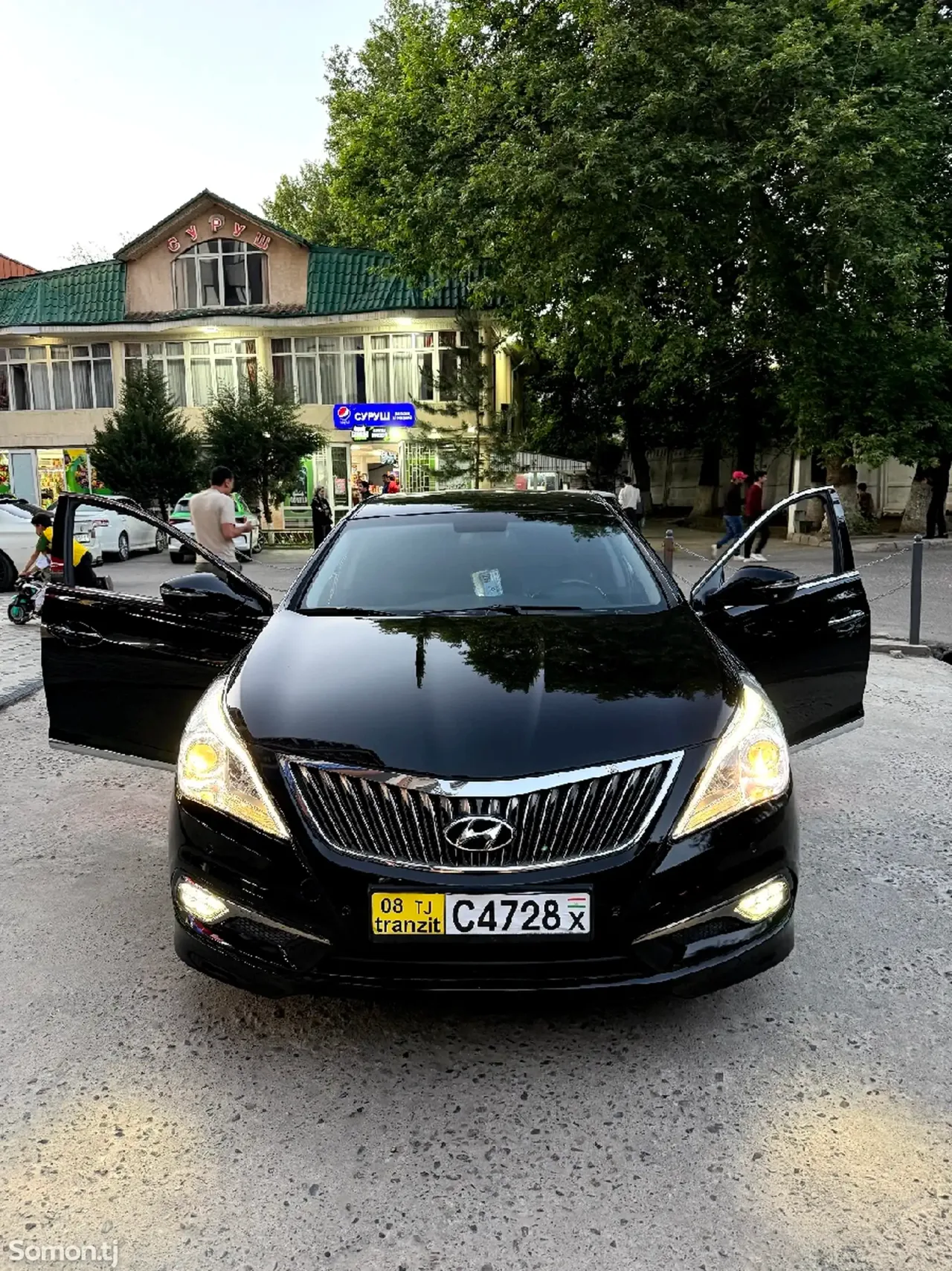 Hyundai Grandeur 2015 · 3.0 AT