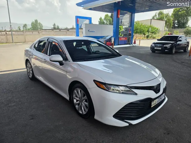 Toyota Camry 2018 · 2.5 AT