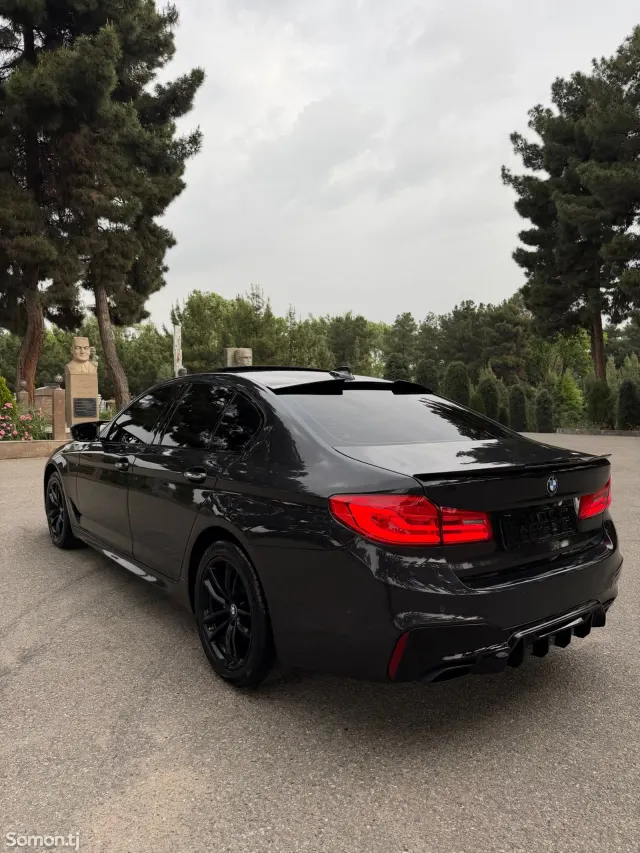 BMW 5 series 2017 · AT