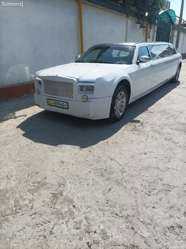 Chrysler 300C 2005 · 5.7 AT