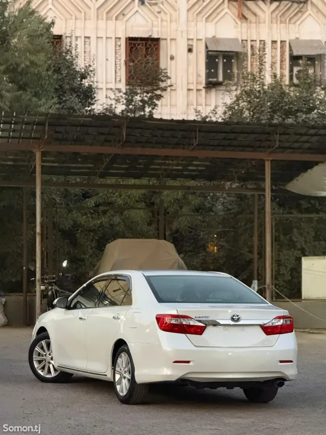 Toyota Camry 2014 · 2.5 AT