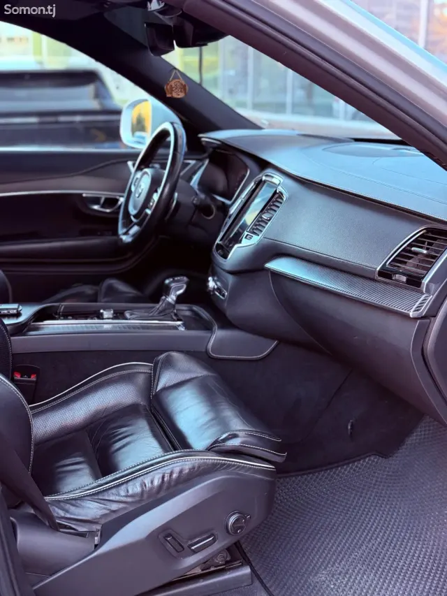 Volvo XC90 2020 · 2.5 AT