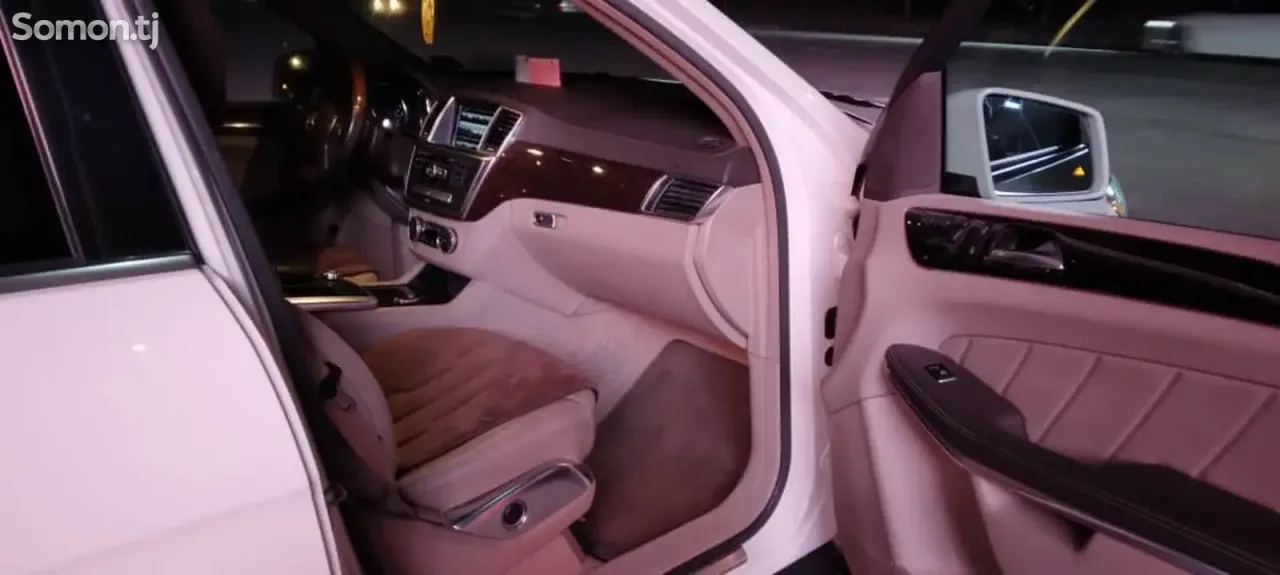 Mercedes-Benz GL class 2014 · 4.5 AT