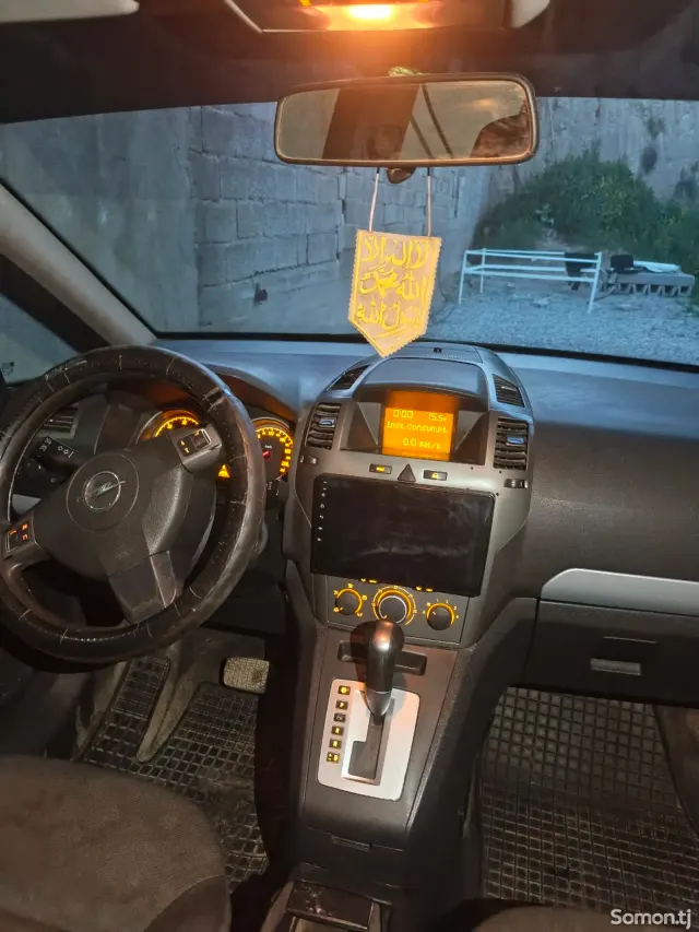 Opel Zafira 2006 · 1.9 AT