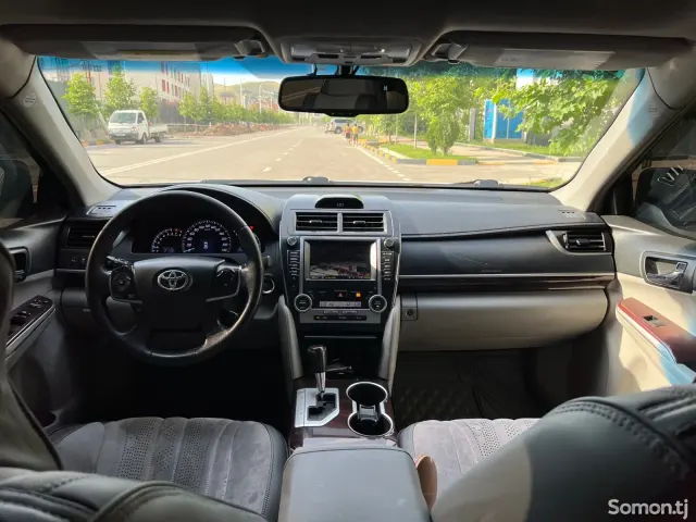 Toyota Camry 2012 · 2.5 AT