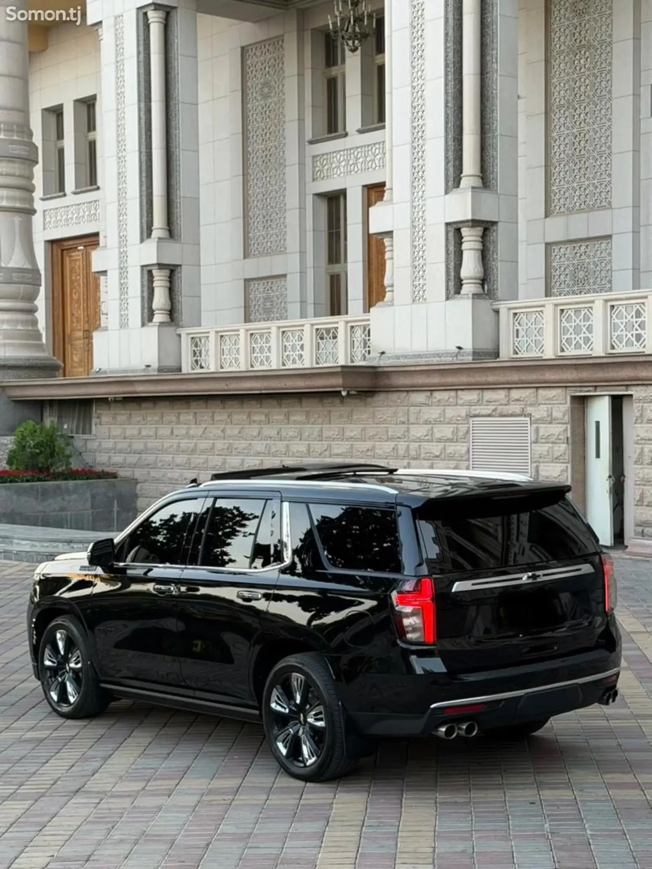 Chevrolet Tahoe 2024 · 6.2 AT