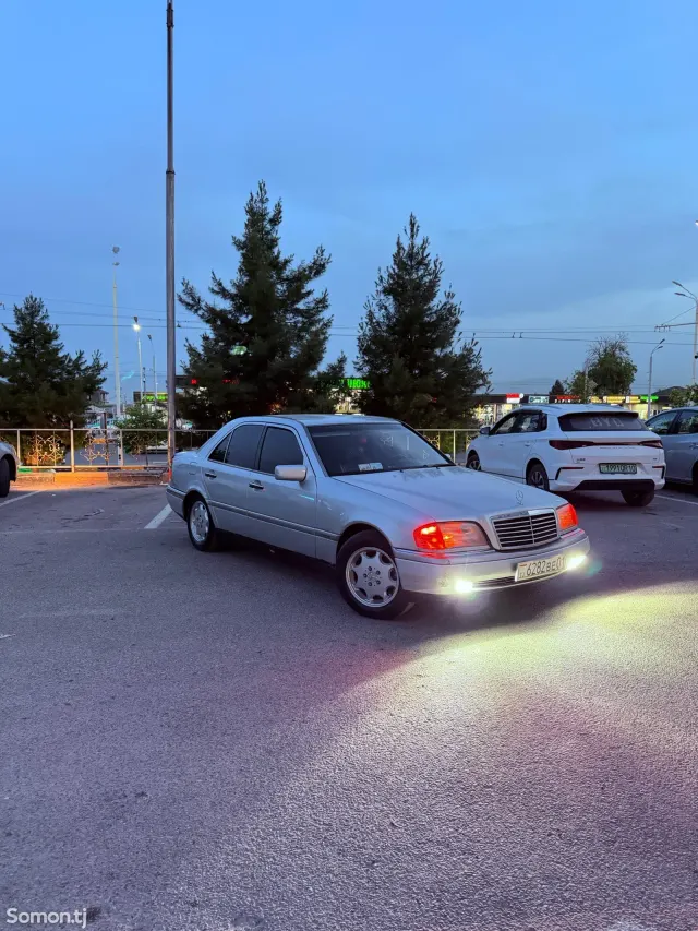 Mercedes-Benz C class 1996 · 2.0 MT