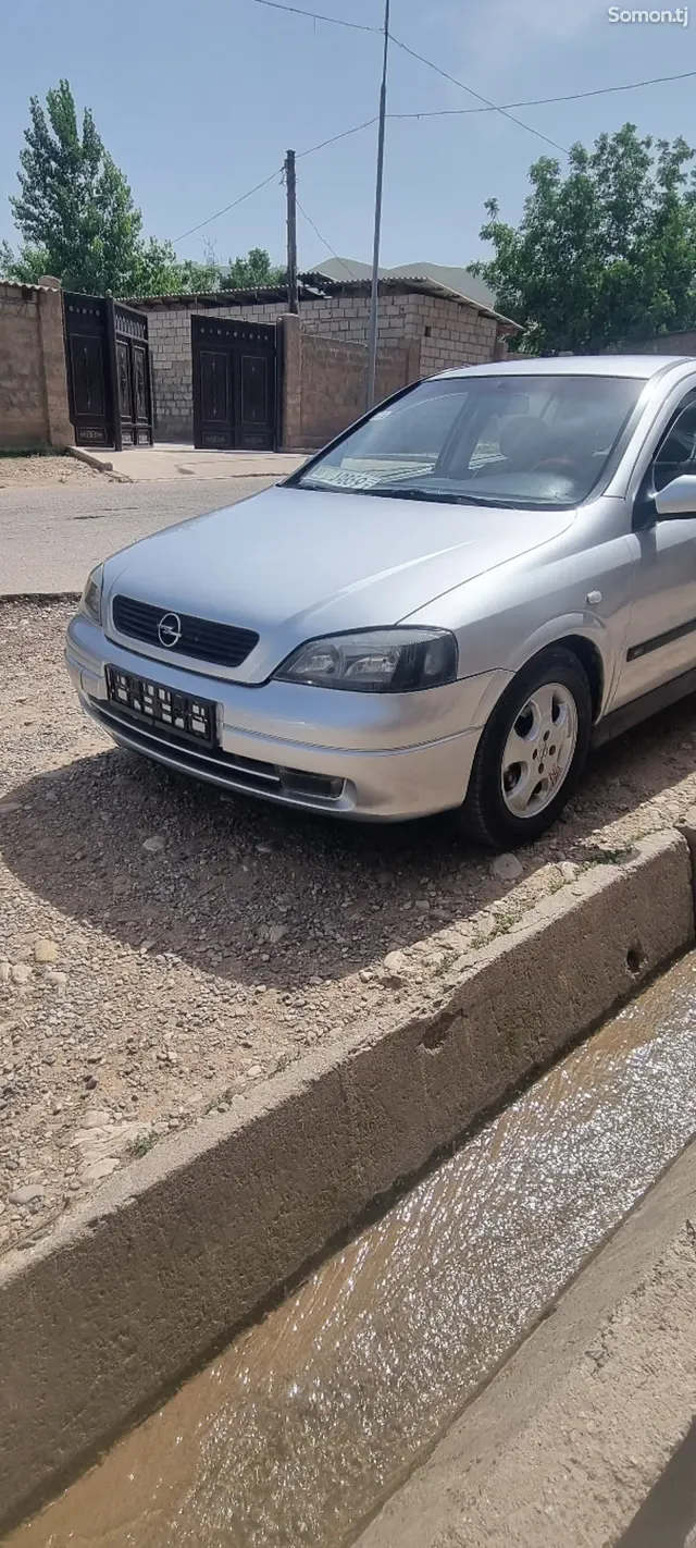 Opel Astra G 1999 · 1.6 MT