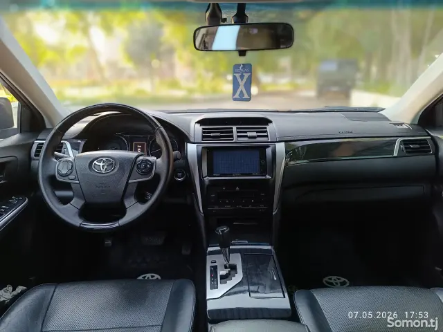 Toyota Camry 2016 · 2.0 AT