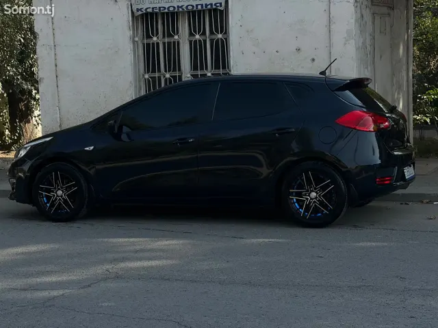 Kia Ceed 2016 · 1.6 AT